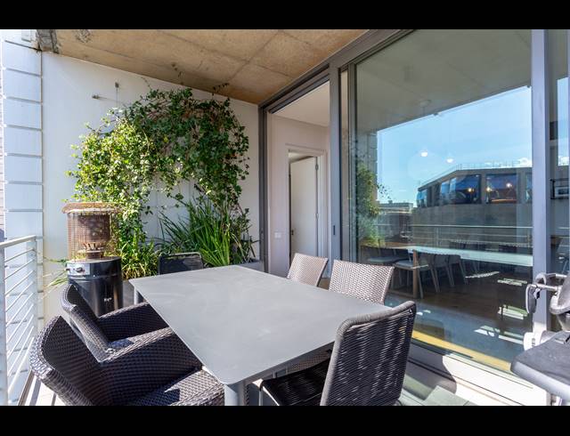 2 BEDROOM APARTMENT TO LET IN WATERFRONT
